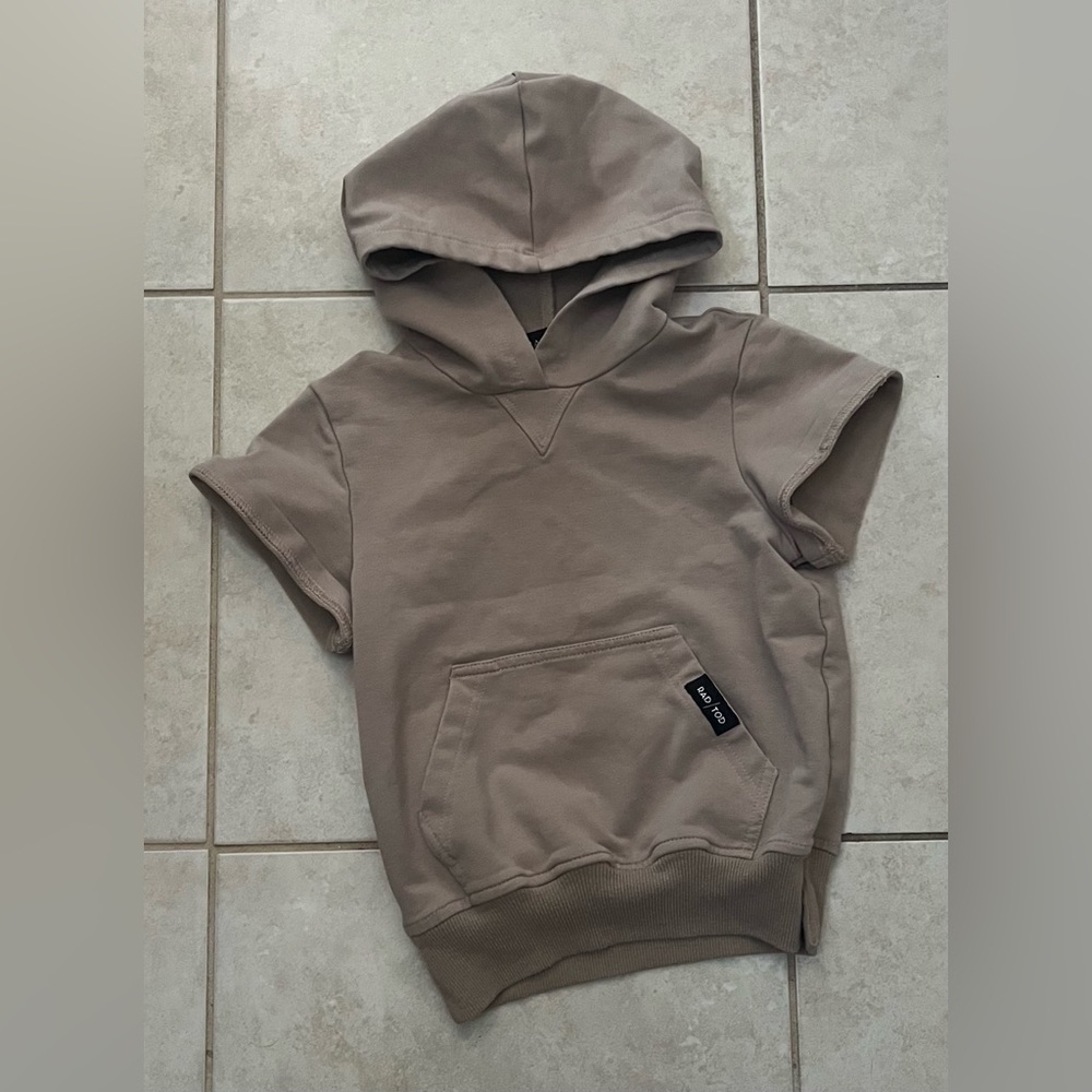 Rad Tod Tan Short-Sleeve Hoodie